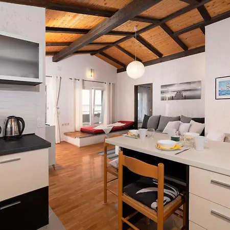 Vlatkica Apartment Maslenica